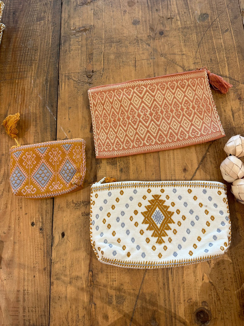 Elote Arte Woven Clutch