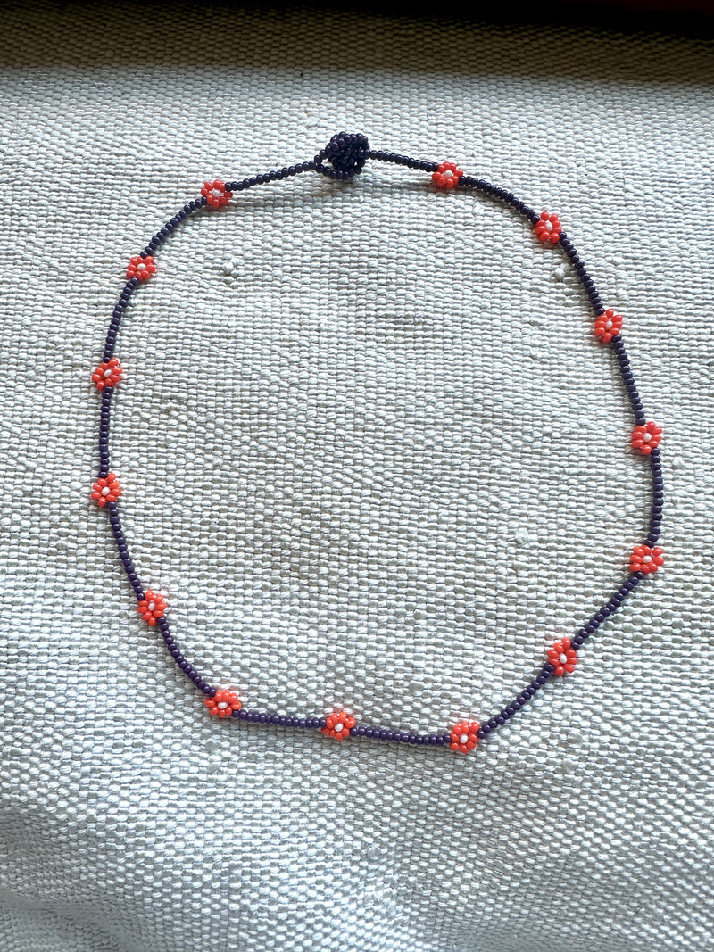 Beaded Simple Daisy Chain Necklace