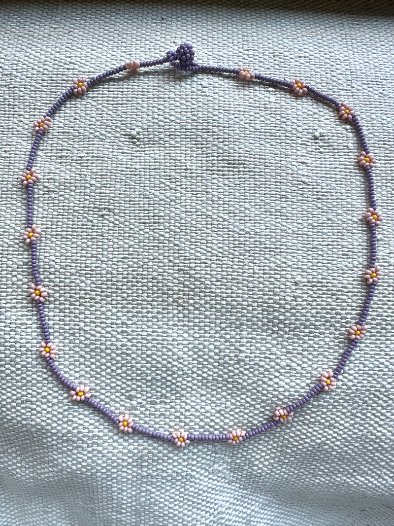 Beaded Simple Daisy Chain Necklace