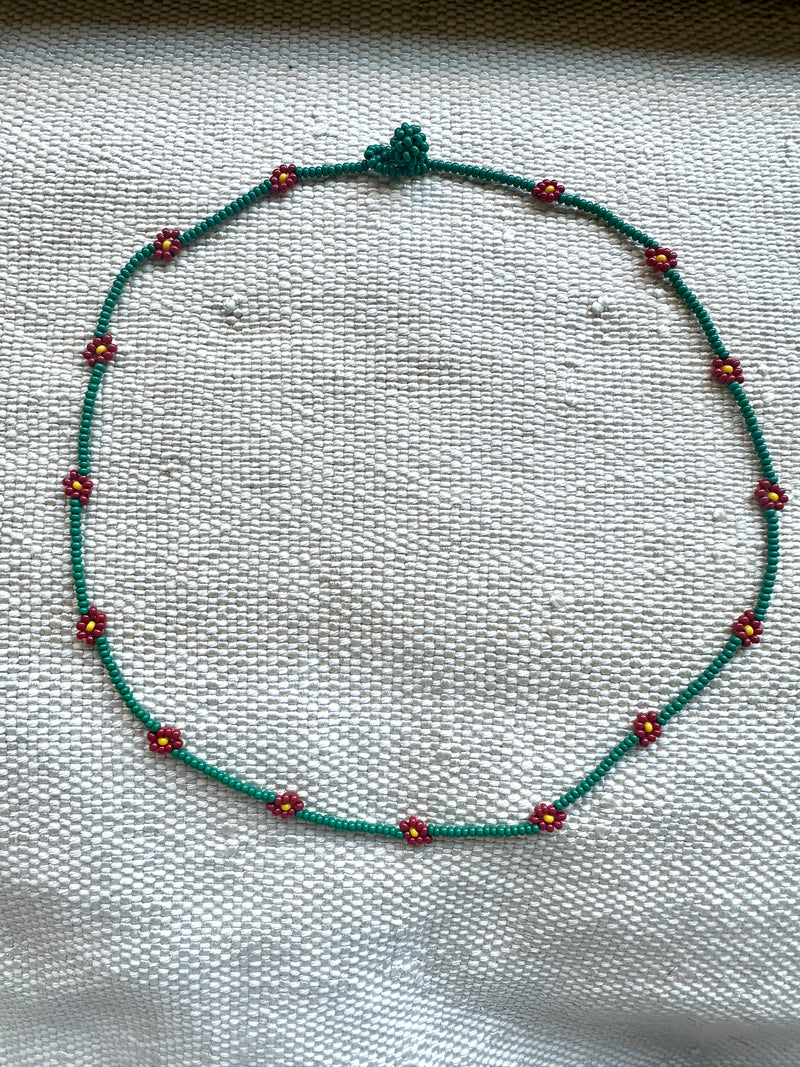 Beaded Simple Daisy Chain Necklace