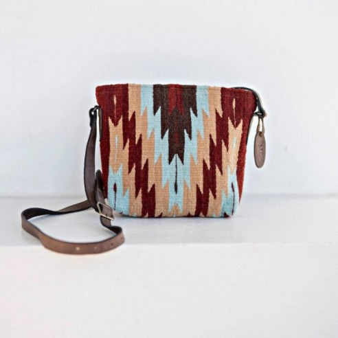 Manos Crossbody